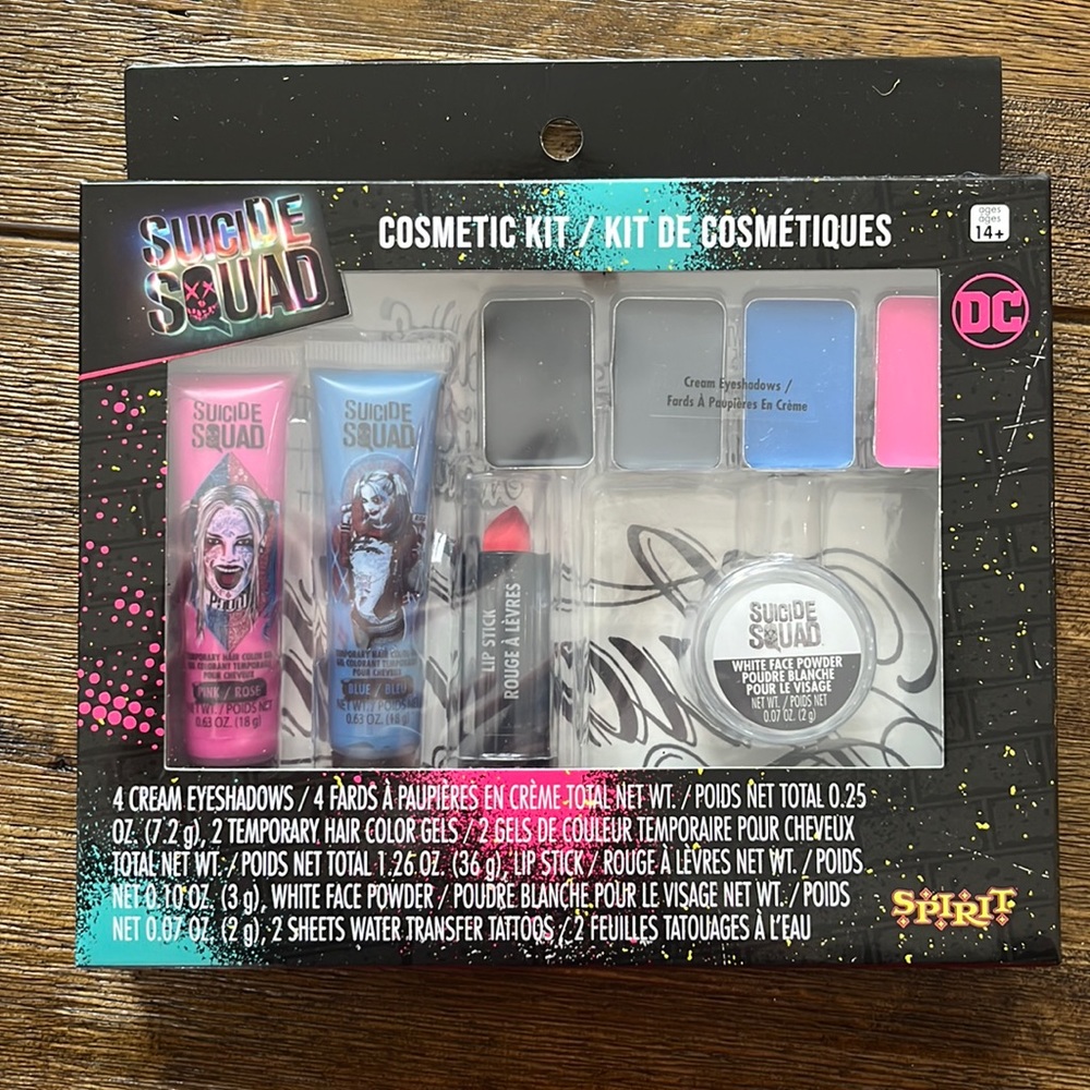 Halloween make up for Harley Quinn